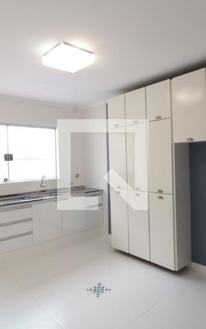 Casa à venda com 170m², 3 quartos e 2 vagasCozinha