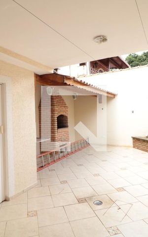 Casa à venda com 170m², 3 quartos e 2 vagasÁrea de Serviço