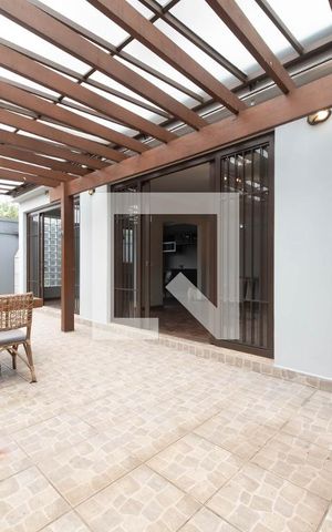 Casa à venda com 250m², 3 quartos e 3 vagas Casa à venda com 250m², 3 quartos e 3 vagasÁrea Gourmet