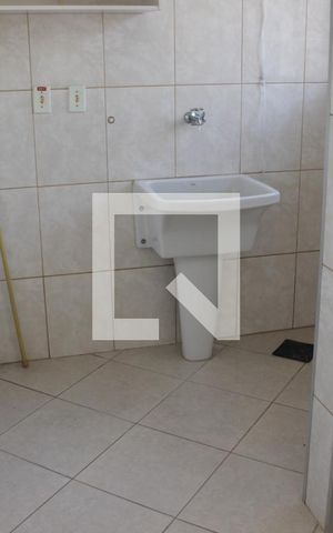Casa para alugar com 57m², 1 quarto e 1 vagaÁrea de Serviço