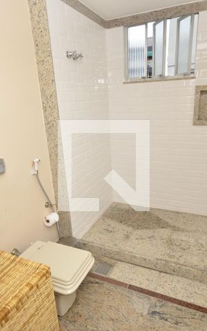 Apartamento à venda com 131m², 3 quartos e 2 vagasBanheiro com suíte