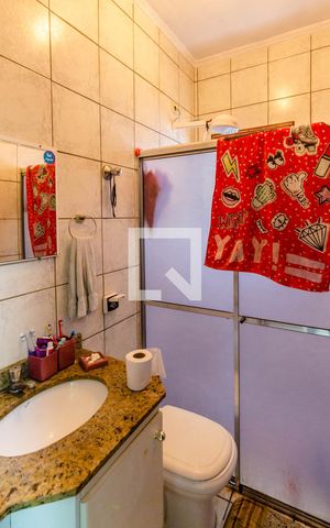 Casa para alugar com 150m², 3 quartos e 2 vagas Casa para alugar com 150m², 3 quartos e 2 vagasBanheiro da Suíte