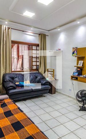 Casa para alugar com 150m², 3 quartos e 2 vagas Casa para alugar com 150m², 3 quartos e 2 vagasSala