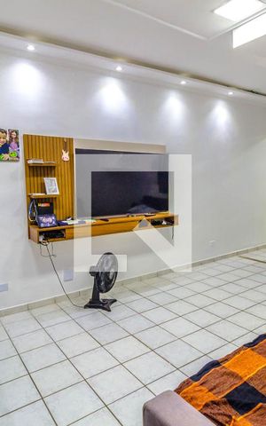 Casa para alugar com 150m², 3 quartos e 2 vagas Casa para alugar com 150m², 3 quartos e 2 vagasSala