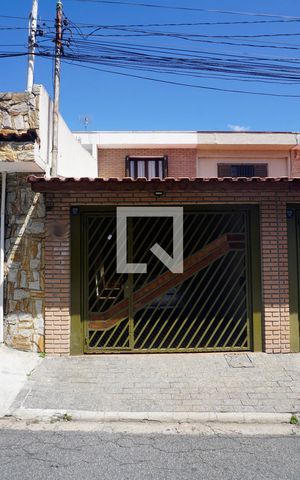 Casa à venda com 118m², 3 quartos e 1 vagaFachada