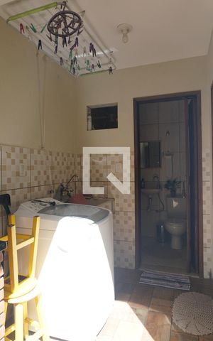 Casa à venda com 118m², 3 quartos e 1 vagaLavanderia