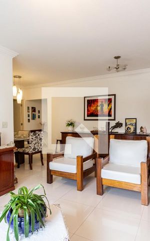 Apartamento à venda com 130m², 3 quartos e 2 vagas Apartamento à venda com 130m², 3 quartos e 2 vagasSala