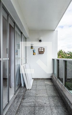 Apartamento à venda com 130m², 3 quartos e 2 vagas Apartamento à venda com 130m², 3 quartos e 2 vagasVaranda da Sala