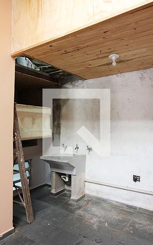Casa à venda com 193m², 4 quartos e 1 vagaLavanderia