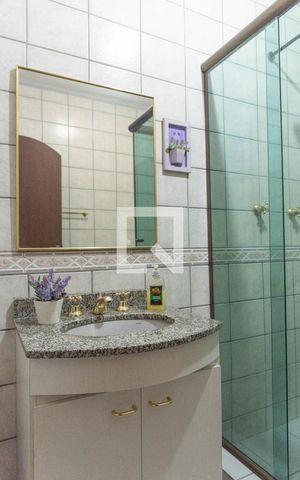 Casa à venda com 264m², 3 quartos e 1 vaga Casa à venda com 264m², 3 quartos e 1 vagaBanheiro 1