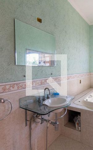 Casa à venda com 124m², 3 quartos e 2 vagas Casa à venda com 124m², 3 quartos e 2 vagasBanheiro da Suíte