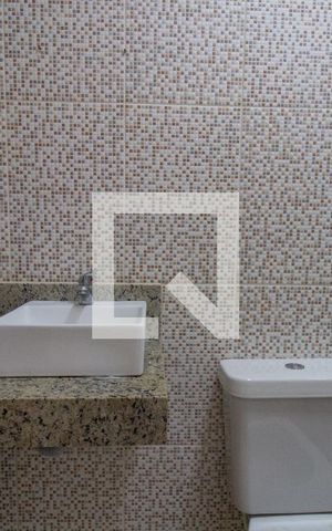 Casa à venda com 350m², 3 quartos e 1 vaga Casa à venda com 350m², 3 quartos e 1 vagaBanheiro da Suíte 2