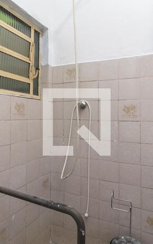 Casa à venda com 170m², 4 quartos e 2 vagasBanheiro de Serviço
