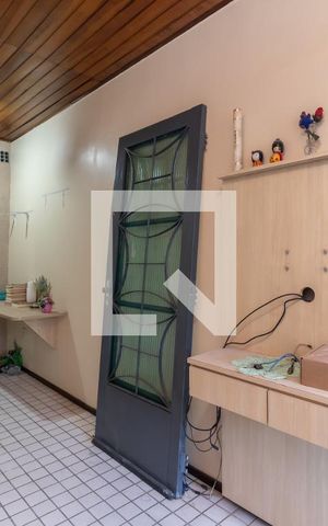 Casa à venda com 170m², 4 quartos e 2 vagasEdícula - Sala