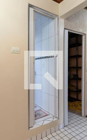 Casa à venda com 170m², 4 quartos e 2 vagasEdícula - Closet