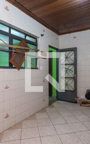 Casa à venda com 170m², 4 quartos e 2 vagasCopa
