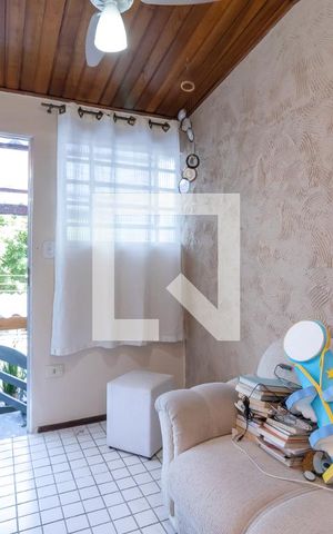 Casa à venda com 170m², 4 quartos e 2 vagasEdícula - Sala