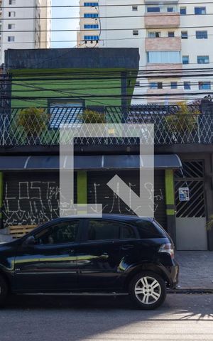 Casa à venda com 170m², 4 quartos e 2 vagasFachada