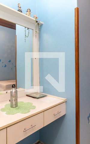 Casa à venda com 170m², 4 quartos e 2 vagasEdícula - Quarto