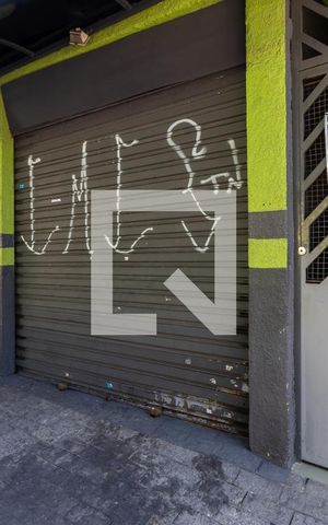 Casa à venda com 170m², 4 quartos e 2 vagasFachada