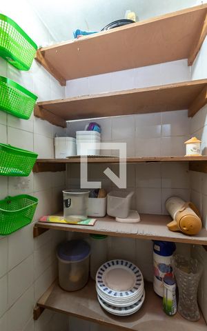 Casa à venda com 170m², 4 quartos e 2 vagasCozinha - Despensa