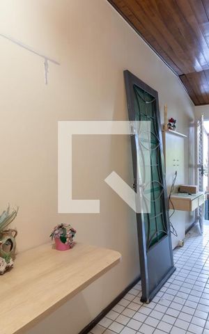 Casa à venda com 170m², 4 quartos e 2 vagasEdícula - Sala