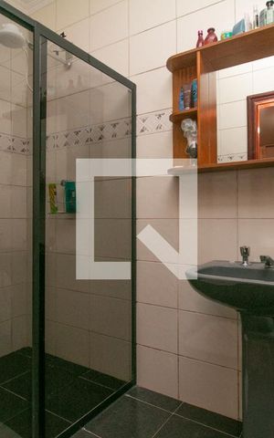 Casa à venda com 200m², 5 quartos e 2 vagasBanheiro Suíte 1