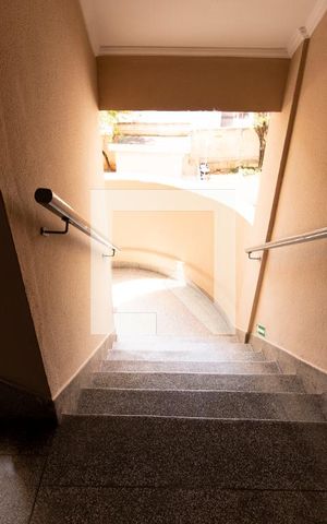 Apartamento à venda com 55m², 2 quartos e 1 vaga Apartamento à venda com 55m², 2 quartos e 1 vagaÁrea Comum - Escada de Acesso