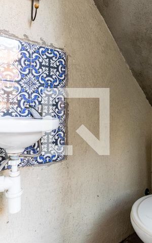 Casa à venda com 320m², 9 quartos e 2 vagas Casa à venda com 320m², 9 quartos e 2 vagasLavabo