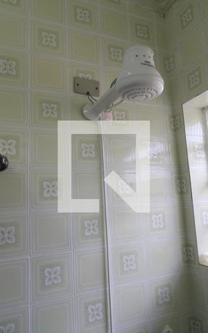 Casa à venda com 320m², 3 quartos e 3 vagasChuveiro banheiro da suíte