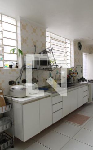 Casa à venda com 320m², 3 quartos e 3 vagasCozinha