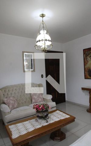 Casa à venda com 320m², 3 quartos e 3 vagasSala