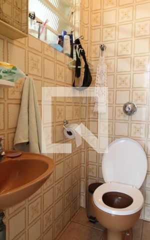 Casa à venda com 320m², 3 quartos e 3 vagasBanheiro de serviço