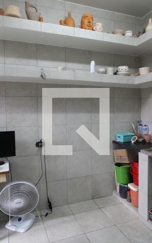 Casa à venda com 320m², 3 quartos e 3 vagasQuarto andar de cima da edícula