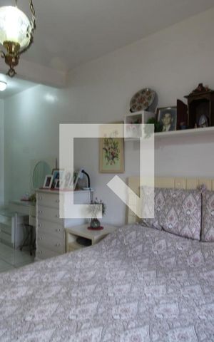 Casa à venda com 320m², 3 quartos e 3 vagasSuíte