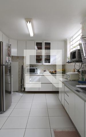 Casa à venda com 320m², 3 quartos e 3 vagasCozinha