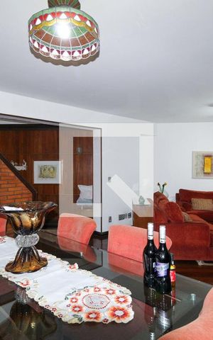 Casa à venda com 400m², 3 quartos e 2 vagas Casa à venda com 400m², 3 quartos e 2 vagasSala