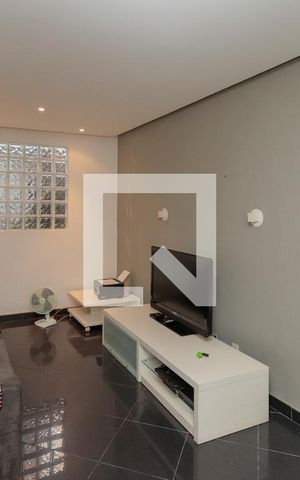 Casa de condomínio à venda com 240m², 3 quartos e 2 vagas Casa de condomínio à venda com 240m², 3 quartos e 2 vagasSala