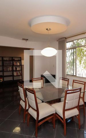 Casa de condomínio à venda com 240m², 3 quartos e 2 vagas Casa de condomínio à venda com 240m², 3 quartos e 2 vagasSala