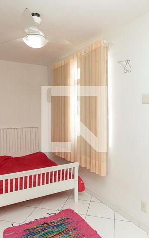 Casa de condomínio à venda com 240m², 3 quartos e 2 vagas Casa de condomínio à venda com 240m², 3 quartos e 2 vagasQuarto 1