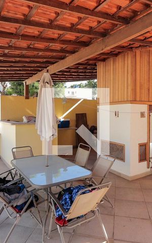 Casa de condomínio à venda com 240m², 3 quartos e 2 vagas Casa de condomínio à venda com 240m², 3 quartos e 2 vagasTerraço