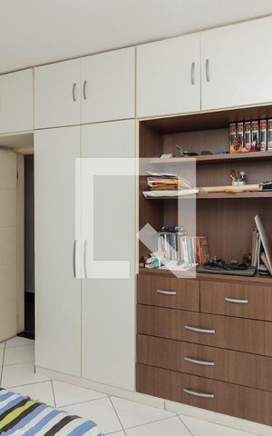 Casa de condomínio à venda com 240m², 3 quartos e 2 vagas Casa de condomínio à venda com 240m², 3 quartos e 2 vagasSuíte