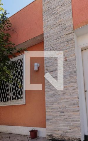 Casa de condomínio à venda com 240m², 3 quartos e 2 vagas Casa de condomínio à venda com 240m², 3 quartos e 2 vagasEntrada