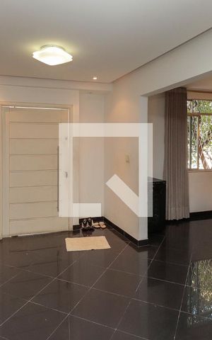 Casa de condomínio à venda com 240m², 3 quartos e 2 vagas Casa de condomínio à venda com 240m², 3 quartos e 2 vagasSala