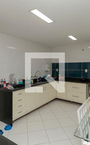 Casa de condomínio à venda com 240m², 3 quartos e 2 vagas Casa de condomínio à venda com 240m², 3 quartos e 2 vagasCozinha