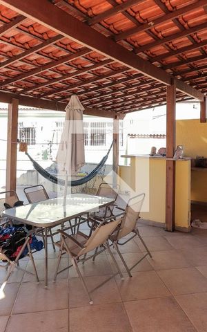 Casa de condomínio à venda com 240m², 3 quartos e 2 vagas Casa de condomínio à venda com 240m², 3 quartos e 2 vagasTerraço
