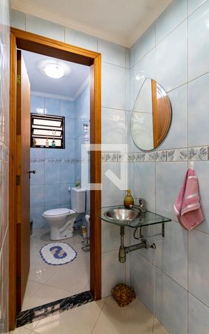 Casa à venda com 227m², 3 quartos e 4 vagas1o. Andar - Lavabo