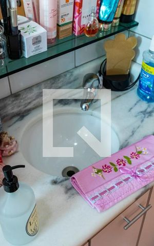 Casa à venda com 227m², 3 quartos e 4 vagas2o. Andar - Banheiro da Suíte 1
