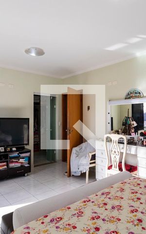 Casa à venda com 227m², 3 quartos e 4 vagas2o. Andar - Suíte 3
