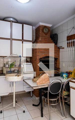 Casa à venda com 227m², 3 quartos e 4 vagas1o. Andar - Área de serviço